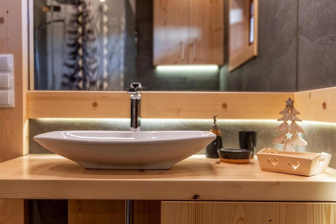"Osada Guty" - Kazdy Domek Posiada Prywatne Jacuzzi Na Wylacznosc, W Cenie Pobytu - Idealne Miejsce Na Wypoczynek! シャフラリ エクステリア 写真